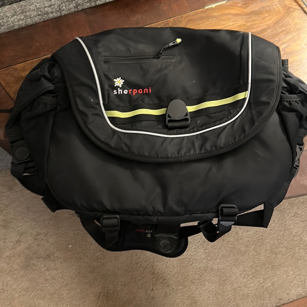 Sherpani Messenger Bag